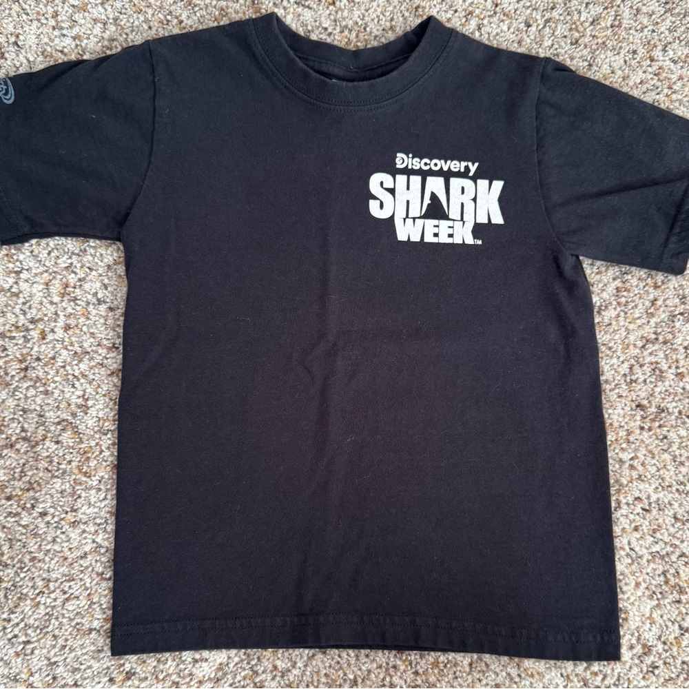 Crazy Shirts Hawaii Original Sz Small Discovery Shark Week Kids Black T-Shirt